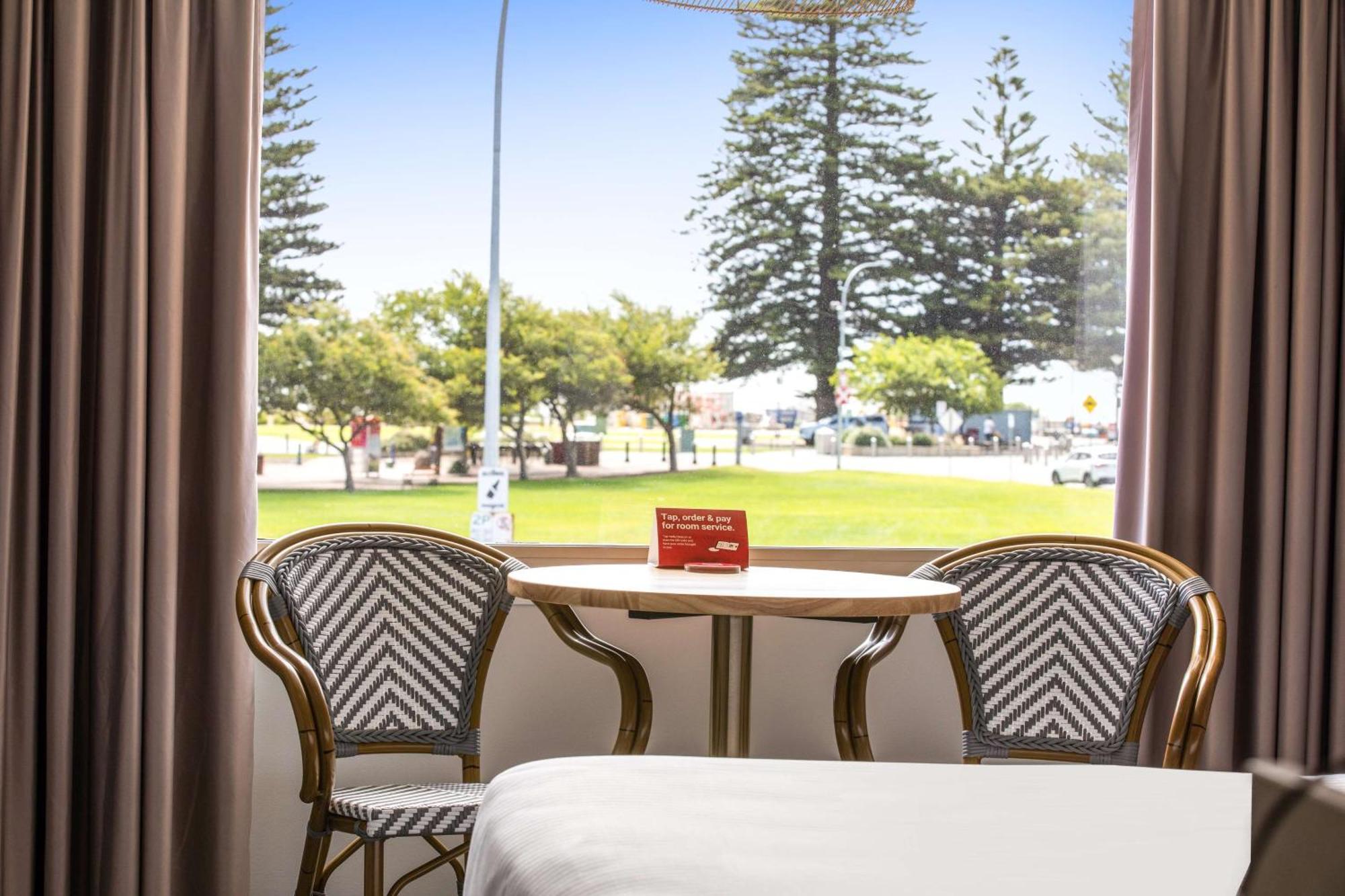 Nightcap At Hotel Victor Victor Harbor Exterior photo